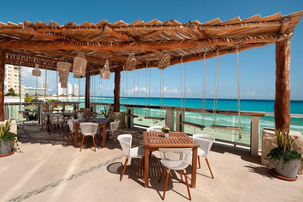 *Turquoise Escape- Beachfront Studio By Casa Paraiso* Cancun Ngoại thất bức ảnh
